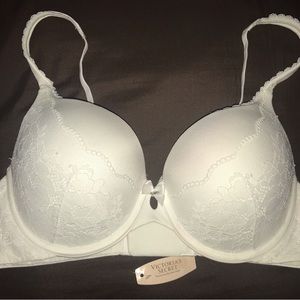 New Victoria Secret white bra. Size 34 D